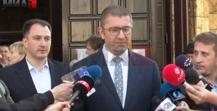 Мицкоски: Верувам во убедлива двојна победа на изборите, ВМРО-ДПМНЕ и коалицијата ќе имаат 61 пратеник