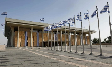 Израел испраќа делегација на преговорите и ги продолжува операциите во Рафа за да изврши воен притисок врз Палестинците