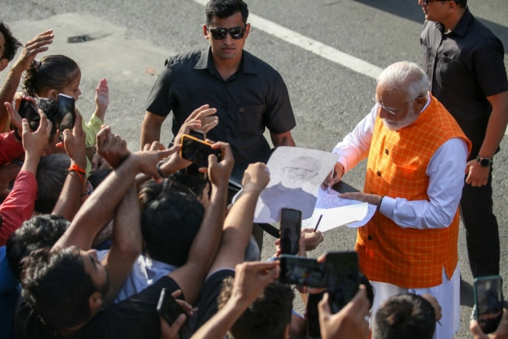 Трета фаза од изборите во Индија - гласаше и премиерот Моди
