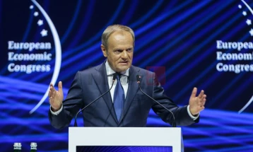 Полскиот премиер се залага за зајакнување на одбранбените капацитети на ЕУ