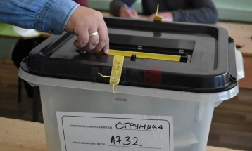 Отворени се сите избирачки места во десетте општини во Југоистокот