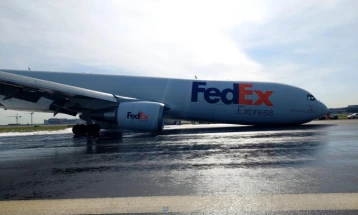Карго авион принудно слета на аеродромот во Истанбул, екипажот безбеден (видео)