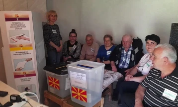 Во делчевското село Киселица до 14 часот од вкупно 11 избирачи, гласале три лица