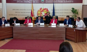 KSHZ-ja me rezultatet e para të zgjedhjeve parlamentare: Koalicioni i udhëhequr nga VMRO-DPMNE fitoi 59 mandate deputetësh (PLT)