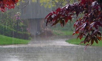 ЦУК апелира попладне на внимателност поради локална нестабилност, пороен дожд,  силни електрични празнења и засилен ветер