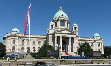 Пратениците во парламентот на Србија изгласаа измени на Законот за избирачкиот список