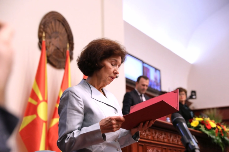 Deklaratë solemne e Siljanovska-Davkova, fjalimin ua kushtoi grave që dëshiron t'i frymëzojë