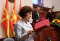 Претседателката ќе се придржува до официјалната примена на уставното име, во јавни настапи има лично право на самоопределување, велат од кабинетот на Сиљановска Давкова