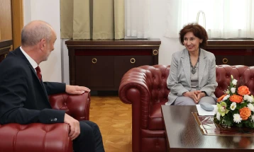 Средба на претседателката Сиљановска Давкова со евроамбасадорот Гир
