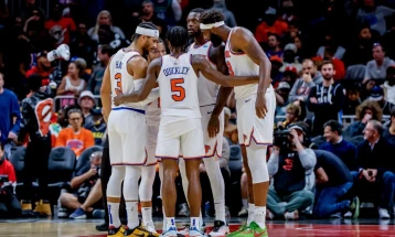 Њујорк и Денвер на чекор до полуфинале во НБА плејофот