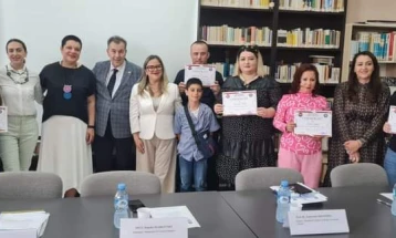 Промовирана првата група слушатели по македонски јазик во Тирана