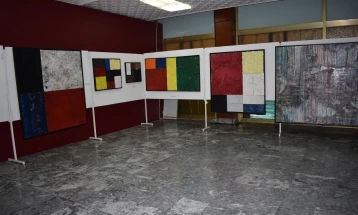 Прва самостојна изложба на сликарката Арбреша Амети во Тетово