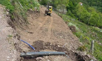 Почна изградбата на паркинг простор во дебарското село Горно Косоврасти