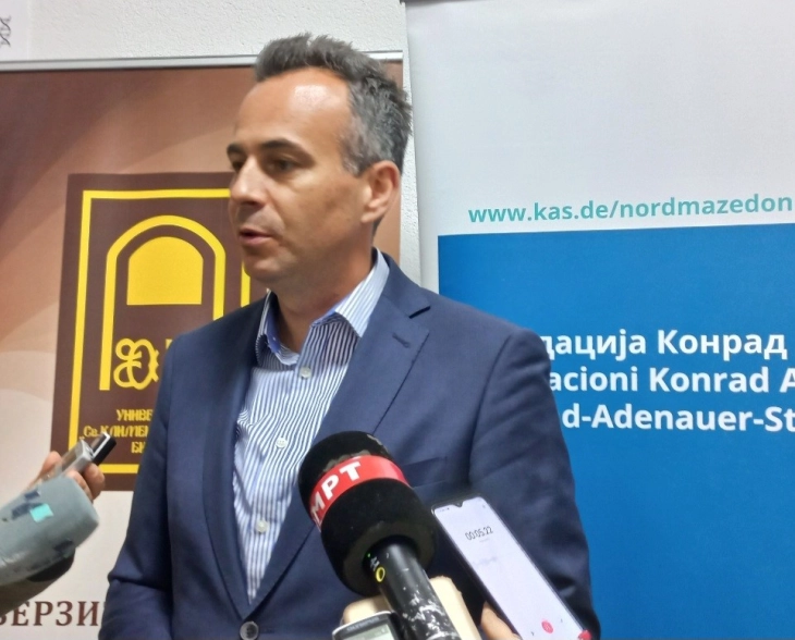 Naumovski: Përdorimi i shtesës së re të emrit shtetëror në dokumente është e nxituar dhe e parakohshme