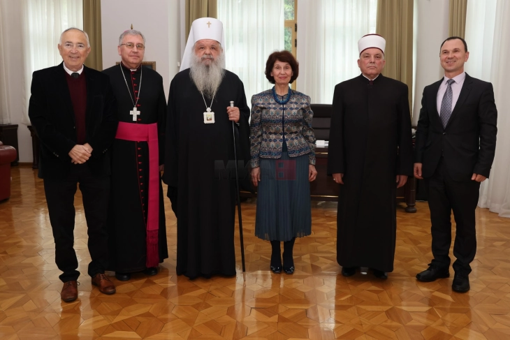 Siljanovska Davkova takoi krerët dhe përfaqësuesit e bashkësive fetare