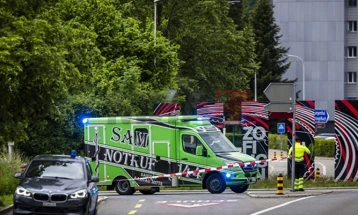 Dy persona janë plagosur rëndë, ndërsa katër të tjerë më lehtë gjatë sulmit me thikë në Zvicër