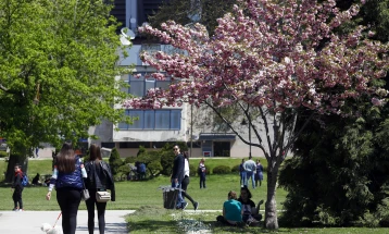 Mot me diell dhe i ngrohtë, me temperaturë deri 25 gradë