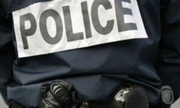 Француската полиција уби вооружен маж кој се обидел да запали синагога