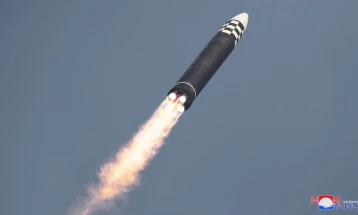 Северна Кореја лансира „неидентификувана балистичка ракета“