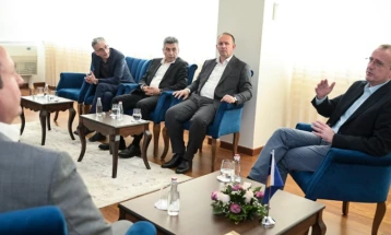 Worth It leaders meet Kosovo PM Kurti in Pristina