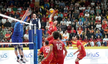 Македонските одбојкари поразени и од Чешка во Европската златна лига