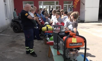 Младите во Прилеп се запознаа со пожарникарската професија