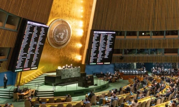 Медиуми во ЕУ: Резолуцијата за Сребреница изнудена во поделеното Генерално собрание на ОН