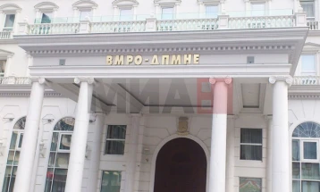 ВМРО-ДПМНЕ: Членовите и активистите на ДУИ дозволуваат Артан Груби да ја приватизира партијата