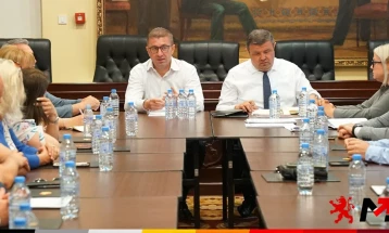 Мицкоски на средба со пратениците од ВМРО-ДПМНЕ и Коалицијата „Твоја Македонија“