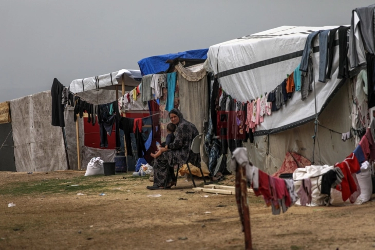 Kampi në Rafah u godit me municion të dobët, zjarri është shkaktuar nga sulmi sekondar, pretendon përfaqësuesi izraelit