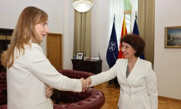 Presidentja Siljanovska Davkova e priti guvernatoren e Bankës popullore, Anita Angellovska-Bezhoska