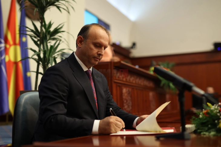 VLEN: Afrim Gashi është shqiptari që u zgjodh kryetar Kuvendi i RMV-së i propozuar nga 75 deputetë