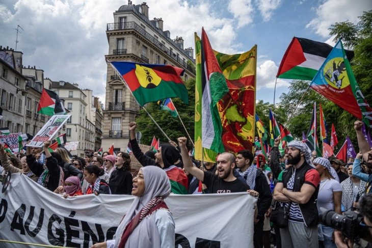 Протести во Париз поради израелскиот напад врз Рафа
