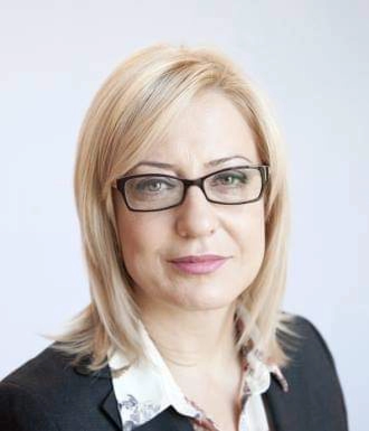 Kryetarja e Parlamentit shqiptar, Lindita Nikolla, ia uroi zgjedhjen Gashit