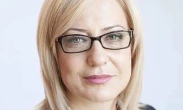 Kryetarja e Parlamentit shqiptar, Lindita Nikolla, ia uroi zgjedhjen Gashit