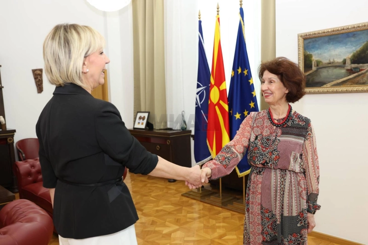 Takim i presidentes Siljanovska Davkova me ambasadoren kroate Nives Tiganj