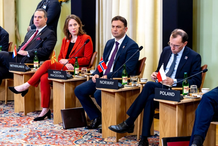 Osmani në Takimin Ministror të NATO-s në Pragë