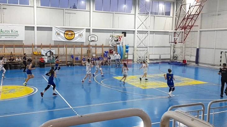 Патриот 2016 против Вардар во женското финале во М-18 кошаркарската лига
