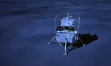 Кинеската сонда „Chang'e-6“ слета на подалечната страна на Месечината