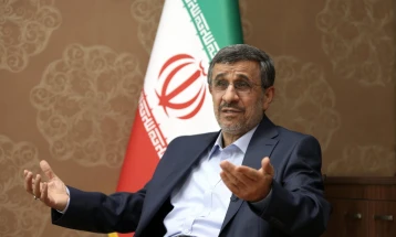Поранешниот ирански претседател Махмуд Ахмадинеџад се кандидира за претседателските избори