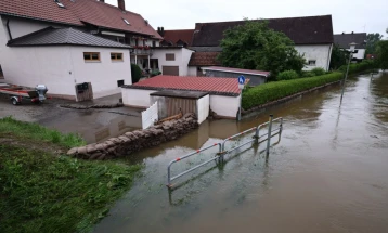 Në vërshimet në Gjermani është mbytur një grua 43-vjeçare. Sholc e vizitoi zonën e përmbytur