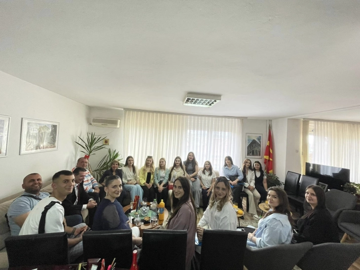 Studentët e UT-së e vizituan Institutin për Administratë Publike të Republikës së Kosovës