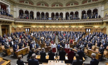 Parlamenti i Zvicrës e hodhi poshtë propozimin për ndihmë financiare për Ukrainën