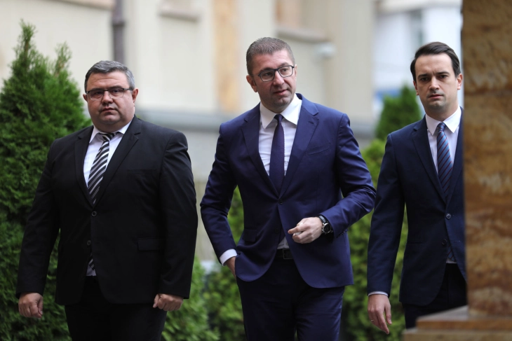 Mickoski do t'i parashtrojë ndryshimet e Ligjit për administratë shtetërore në Kuvend