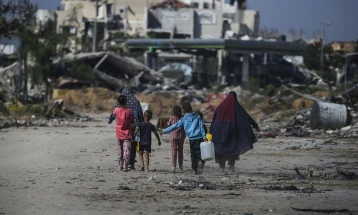 УНРВА: Меѓу 35 и 45 лица загинати во израелскиот напад врз училиште на ОН во Газа