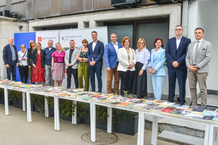 Донација од 377 книги на македонски јазик во Осло