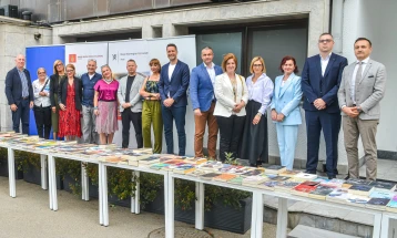 Донација од 377 книги на македонски јазик во Осло