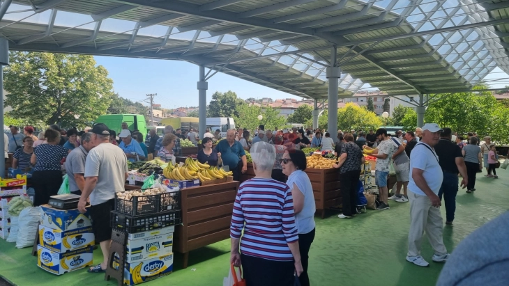 Пуштен во употреба полузатворениот Градски пазар во Штип