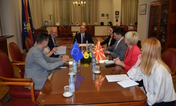 Претседателот на Собранието Африм Гаши се сретна со евроамбасадорот Дејвид Гир