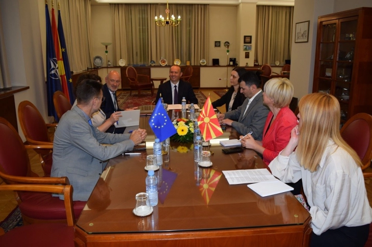 Kryetari i Kuvendit Afrim Gashi u takua me ambasadorin evropian, Dejvid Gir